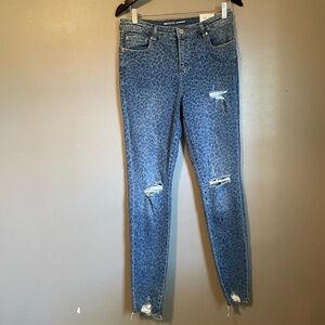 NWT INC Int Concepts Sz 10 Women’s Mid Rise Skinny Leopard Distressed Jeans $69!